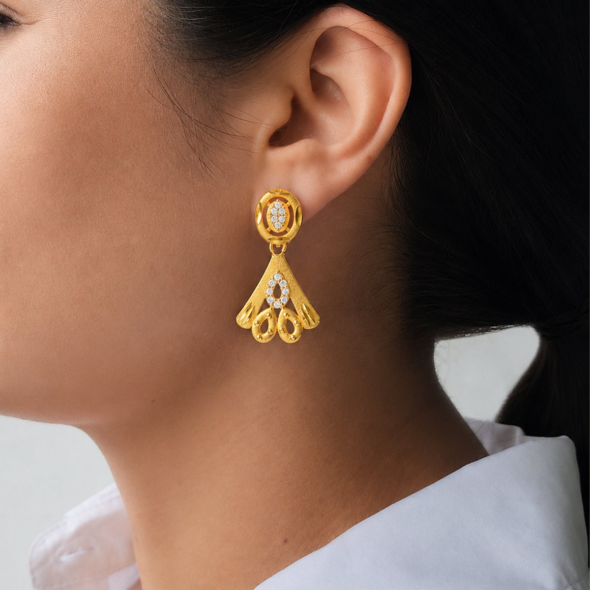 Zari Grace Earrings jewellery product view 3