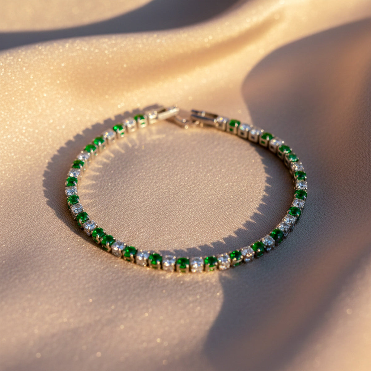 Imperial Emerald Diamond Glow Bracelet jewellery product view 3