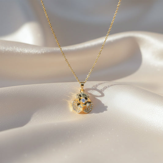 Gold Diamond Flower Pendant Necklace jewellery product view 1