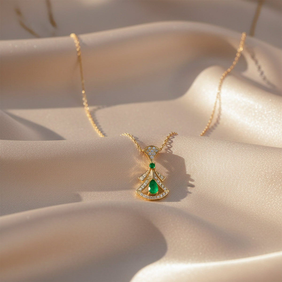Royal Emerald Drop Necklace jewellery product view 3