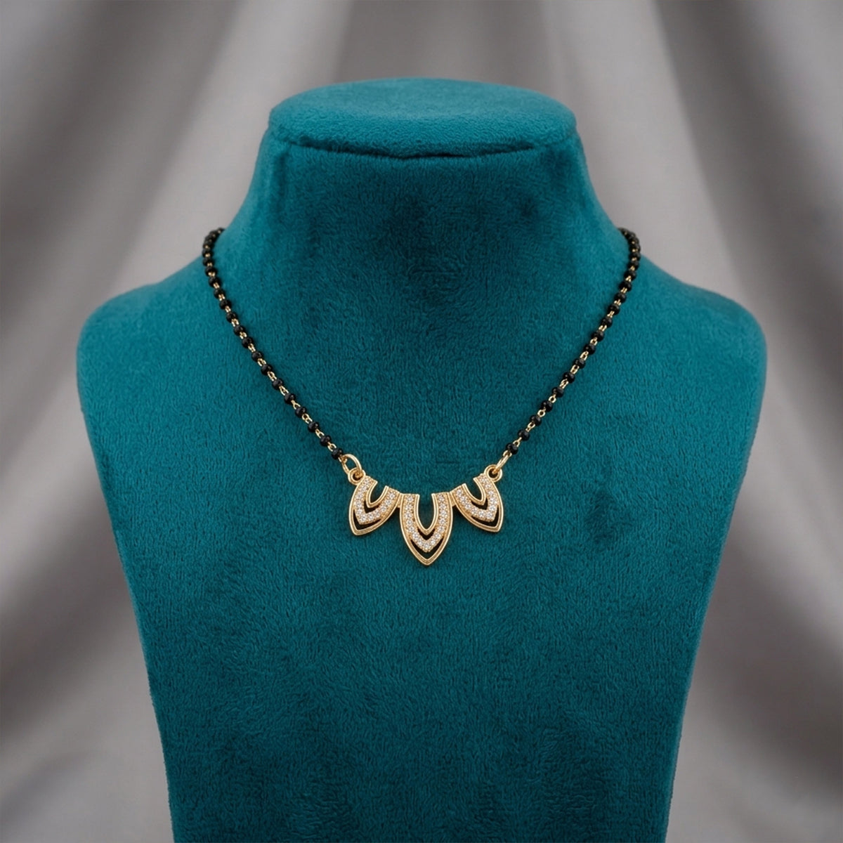 Swarna Triveni Mangalsutra jewellery product view 2