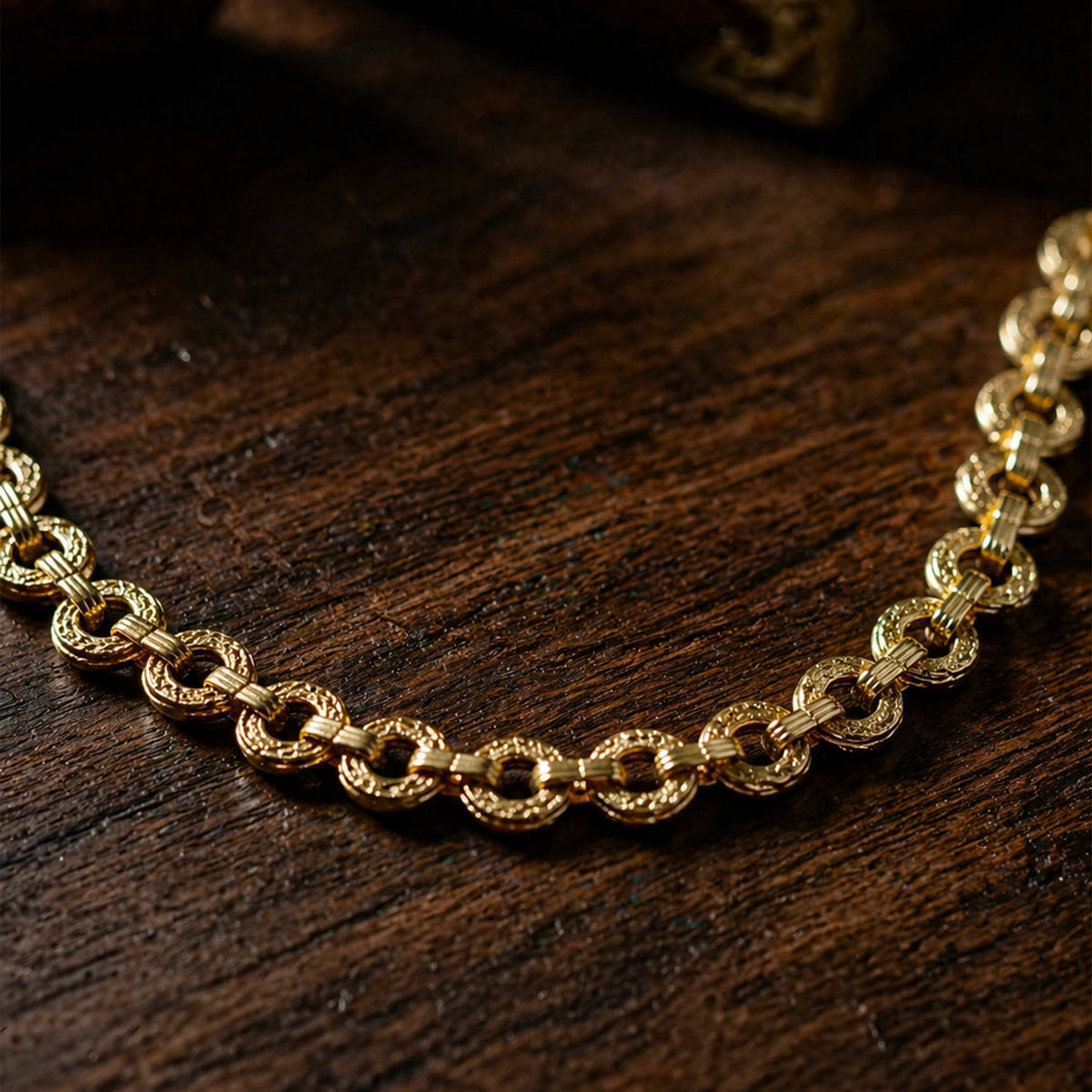 Regal Crest Chain jewellery product view 3