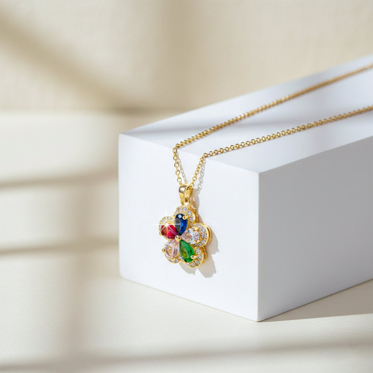 Multicolor Crystal Flower Pendant Necklace jewellery product view 4