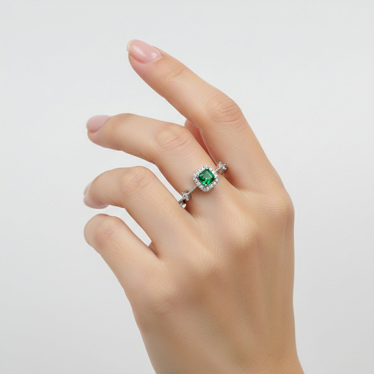 Emerald Glow Designer Ring jewellery product view 4