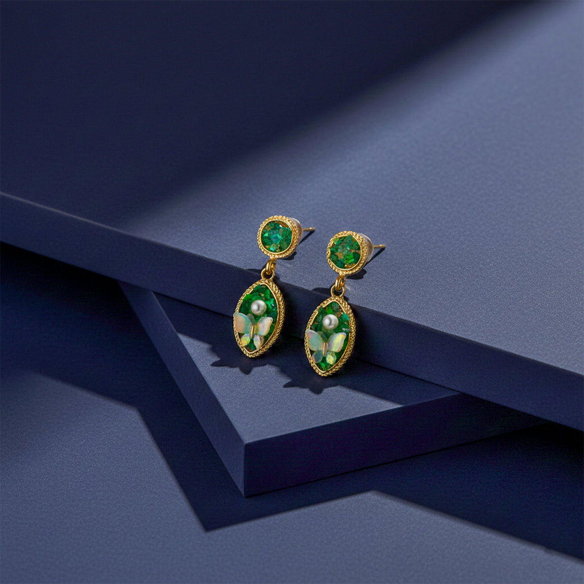 Luxe Botanical Emerald Pearl Earrings jewellery product view 5