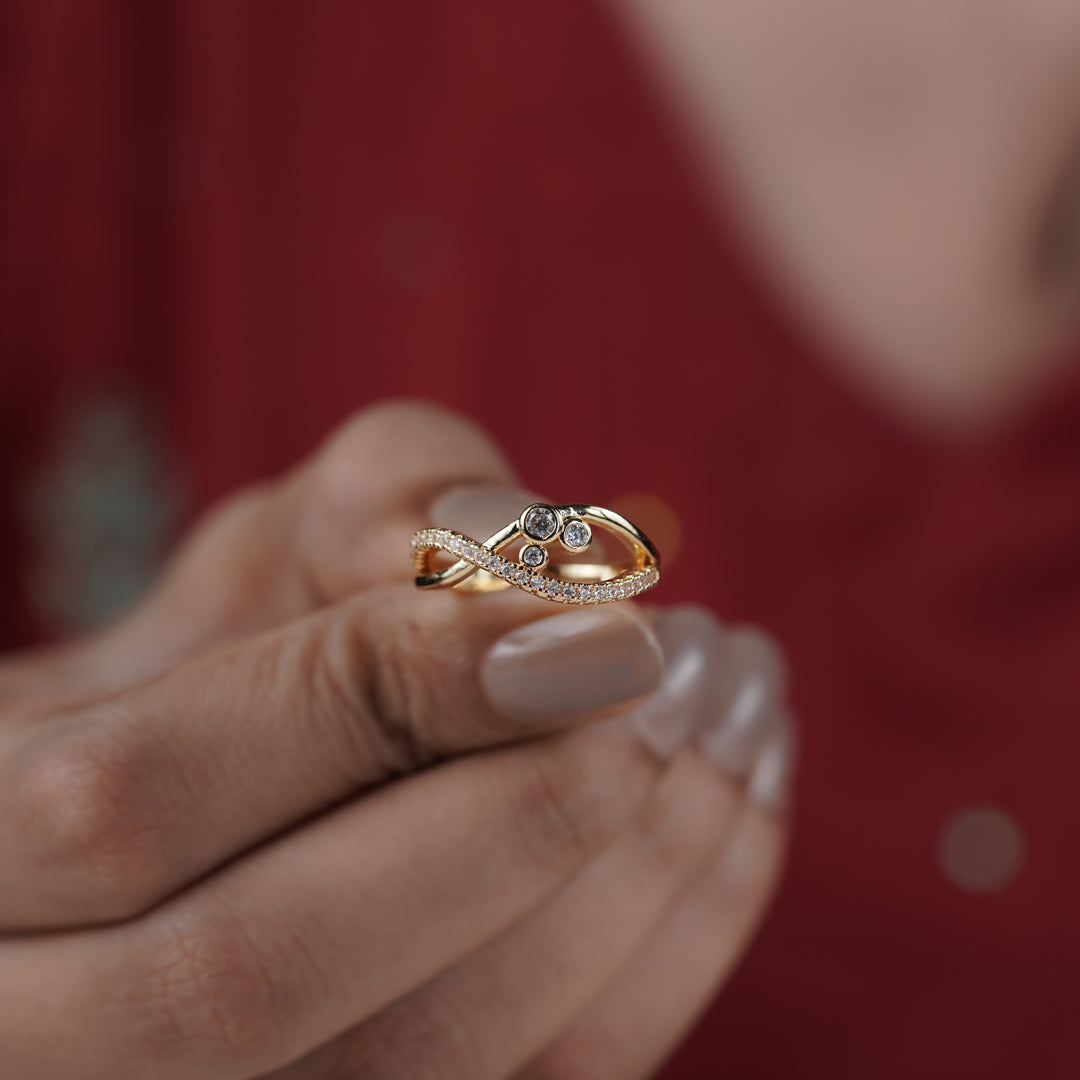 Royal Diamond Crossover Gold Ring jewellery product view 4