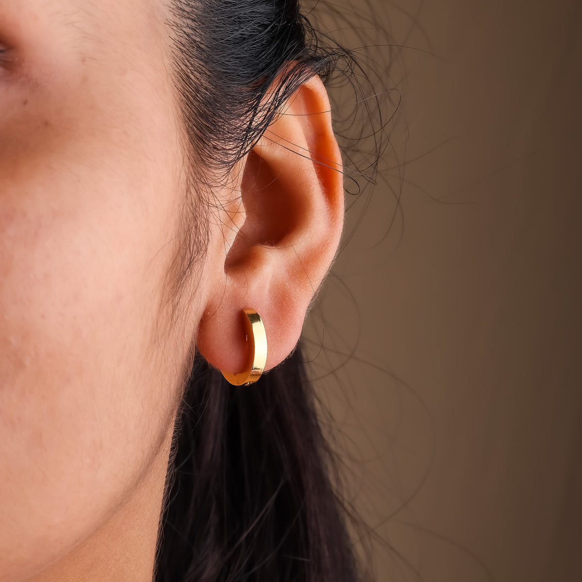 Classic Round Earrings jewellery product view 5