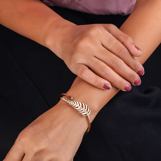 Yuvika Kada jewellery product view 2