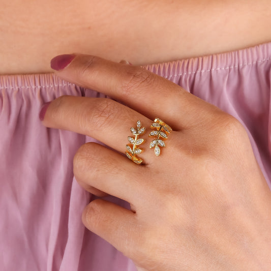 Leaf Ring jewellery product view 2
