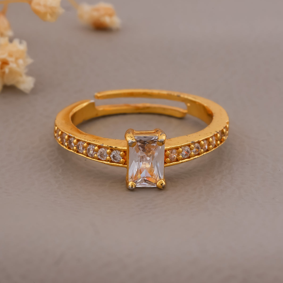 Leena Spark Rings jewellery product view 1