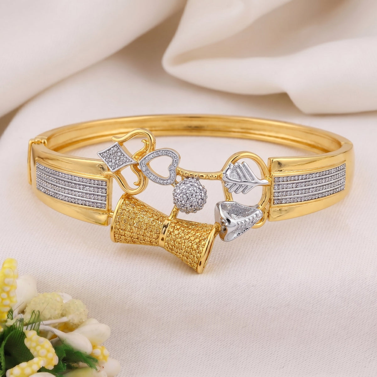 King’s Elegance Kada jewellery product view 3