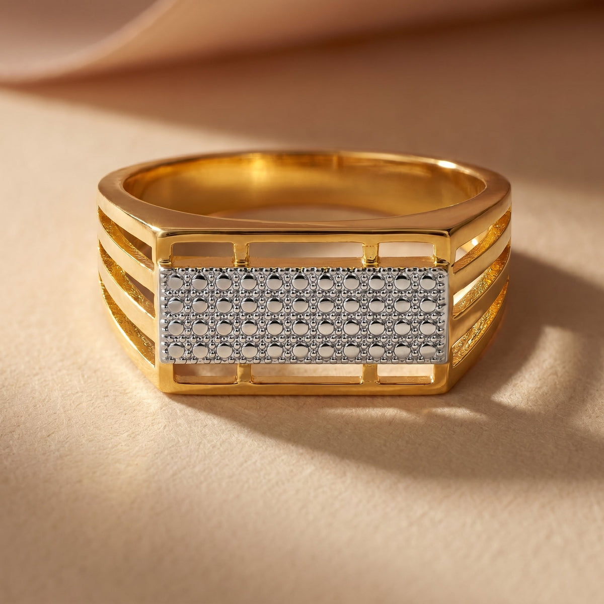 Sovereign Luxe Ring jewellery product view 3