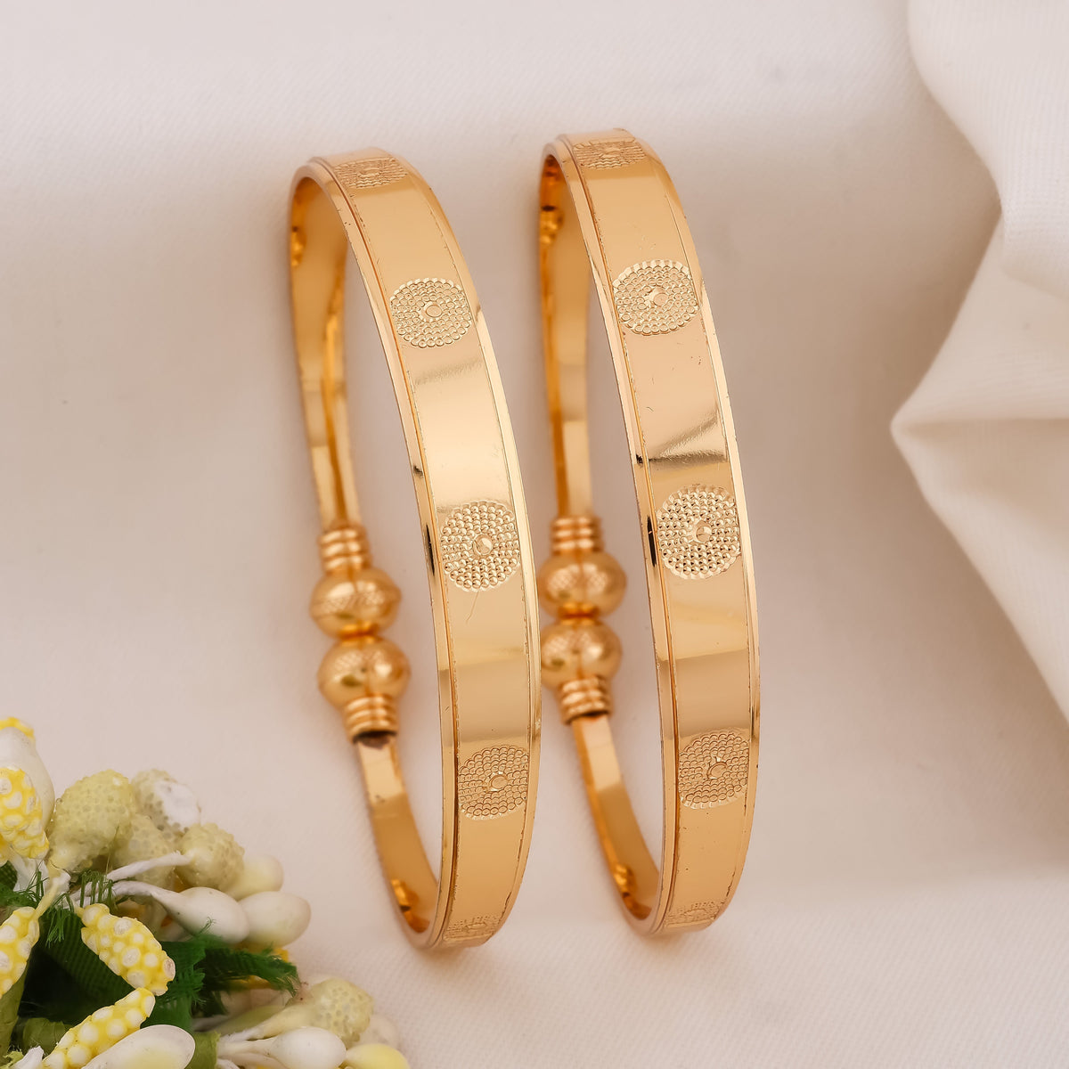 Timeless Glow Kada Set jewellery product view 4