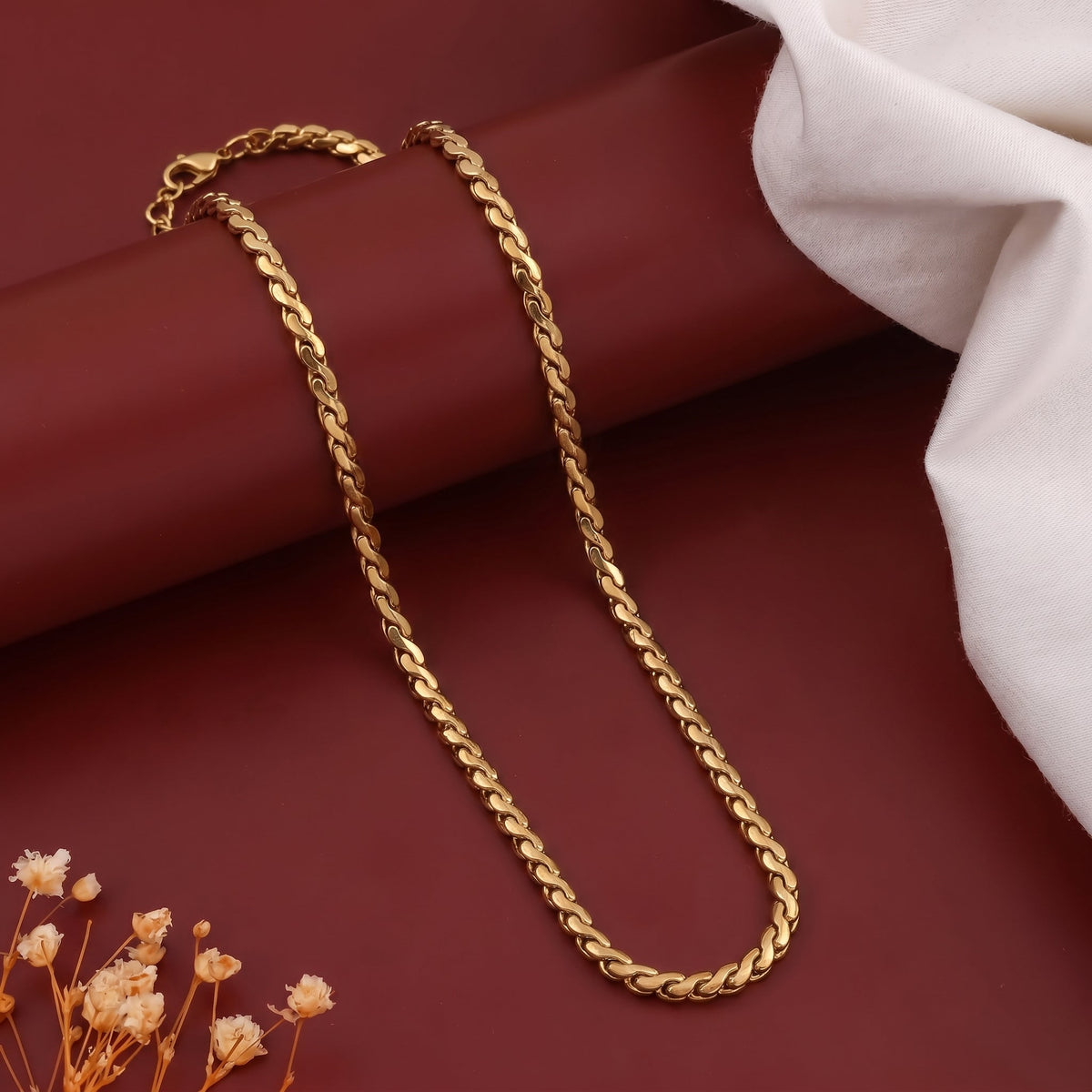 Sovereign Link Chain jewellery product view 1